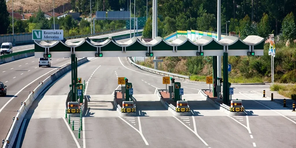 Leis que reduzem multas de pedágio ainda não se aplicam a multas antigas