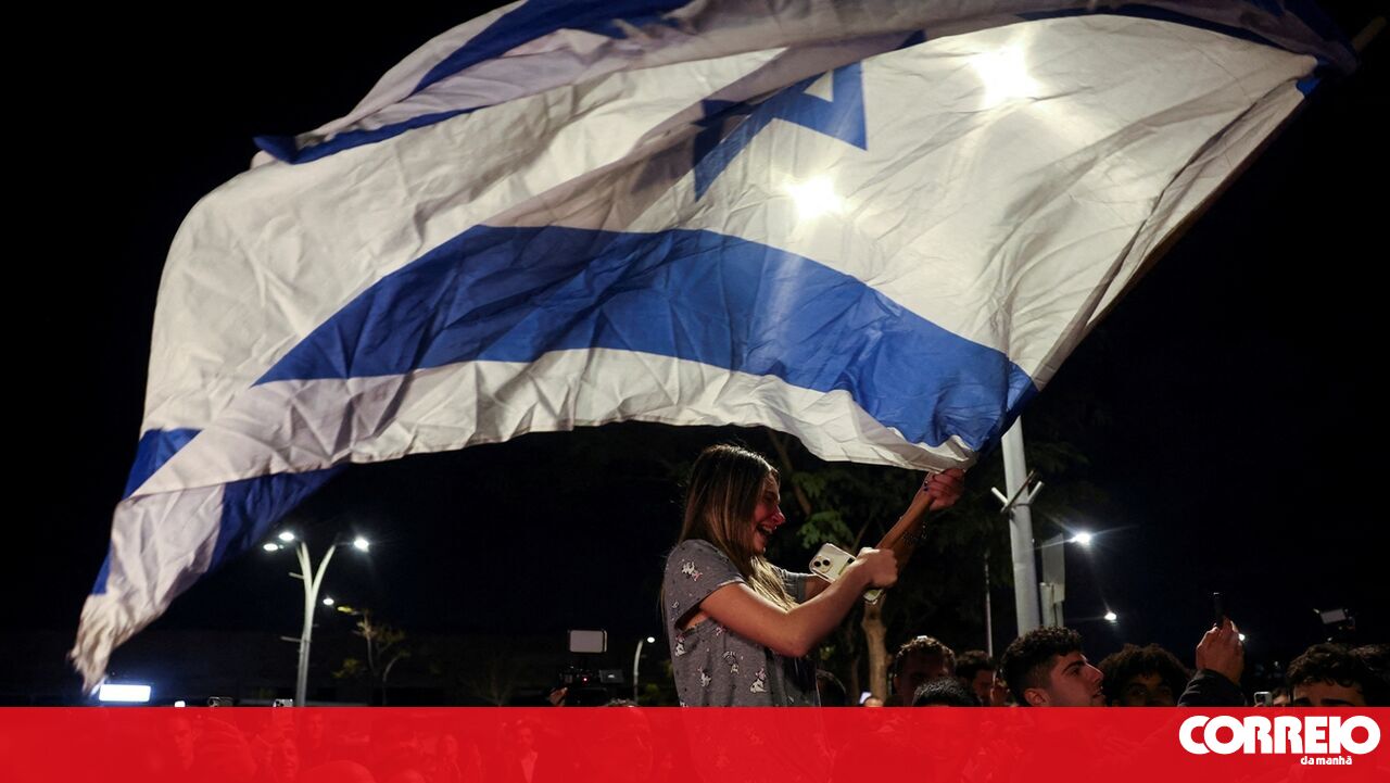 Libere cuidadosamente as outras quatro mulheres que foram construídas pelo Hamas como reféns-Israel-Hamas War