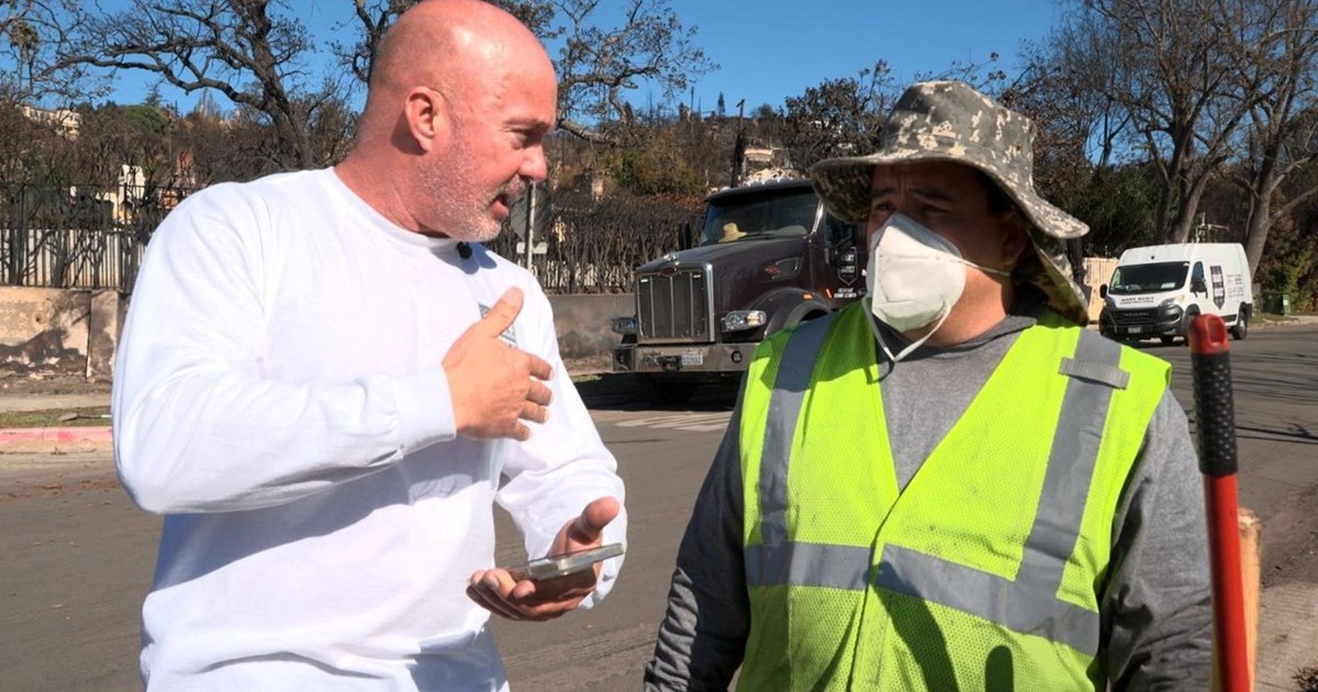 Los Angeles construction workers take it upon themselves to clean up fire debris Weather News
