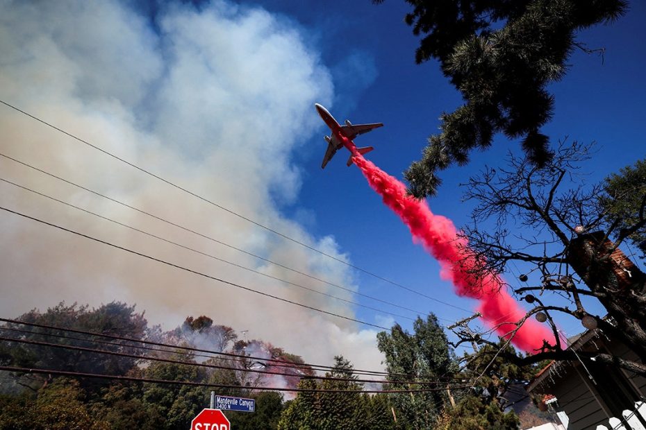 Los Angeles wildfires: Aerial firefighter leader says flames should be 'wake-up call'