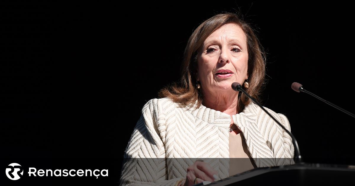 Marcelo homenageia ex-árbitra Lucilia Gago