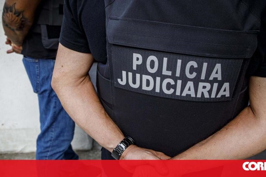 Menina de 12 anos denuncia a professora ter sido violada pelo