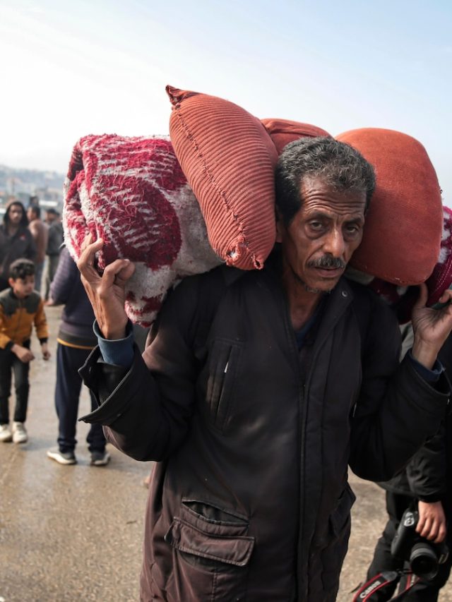 Middle East latest: Israel blocks return of thousands of Palestinians until Hamas releases hostages