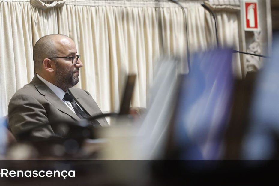 Miguel Arruda ficou “mentalmente deprimido”. Saída do Arna Value Office, com orçamento de 5000 euros