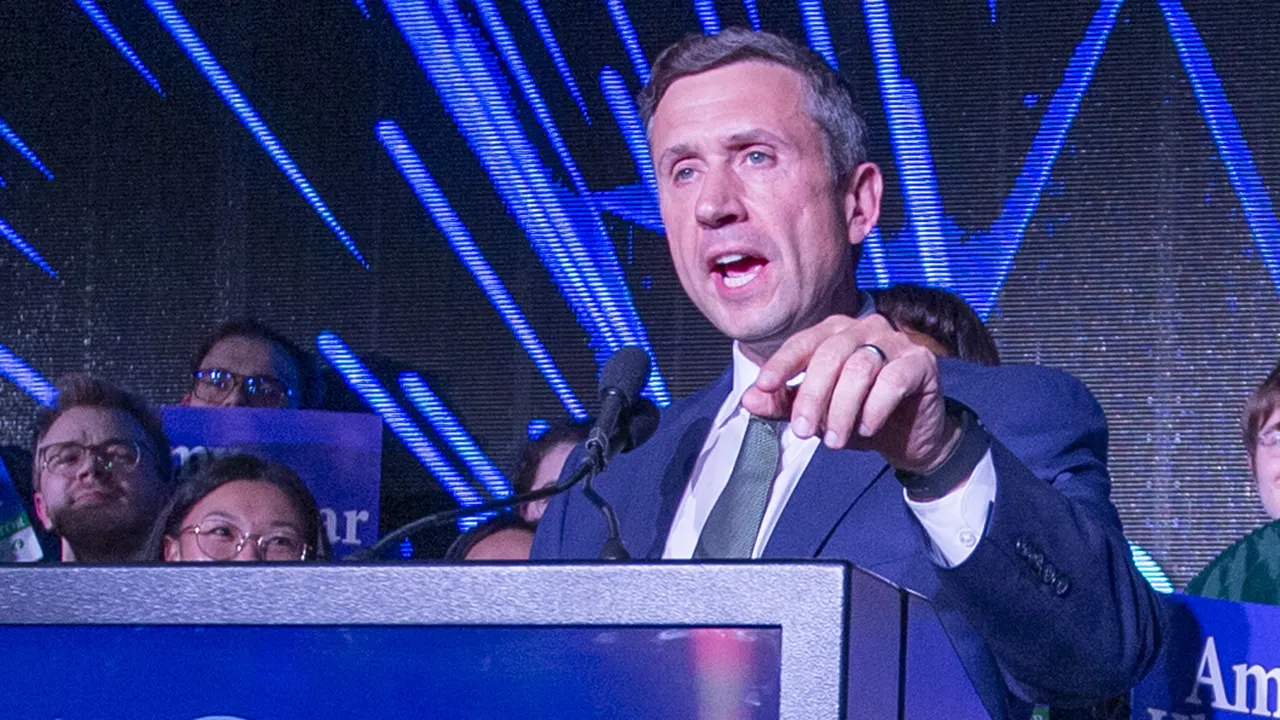 Minnesota's Ken Martin lends support as DNC chair's race narrows after longshot candidate drops out