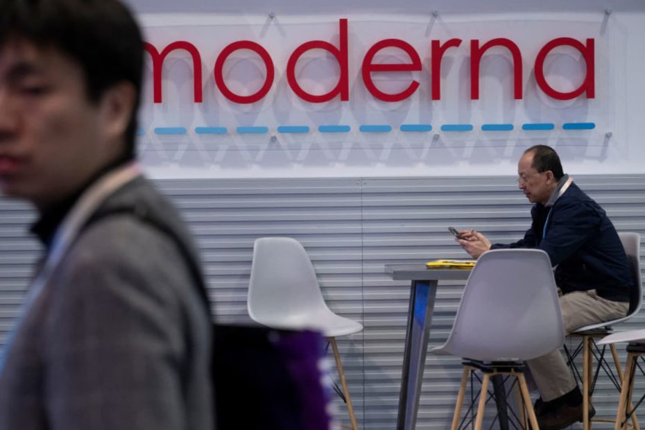 Moderna cuts 2025 sales forecast by $1 billion