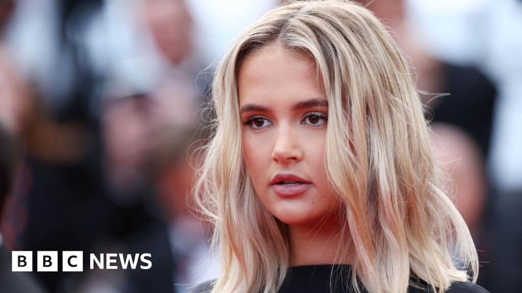 Molly-Mae Hague 'kissed' Tommy Fury on New Year's Eve: 'It was complicated'