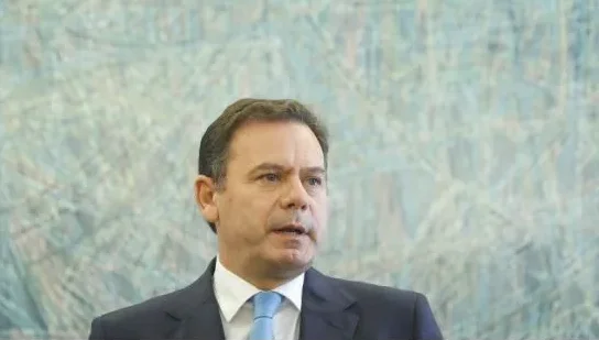 Montenegro considera que o aumento dos preços dos combustíveis não é suficiente para justificar a intervenção governamental