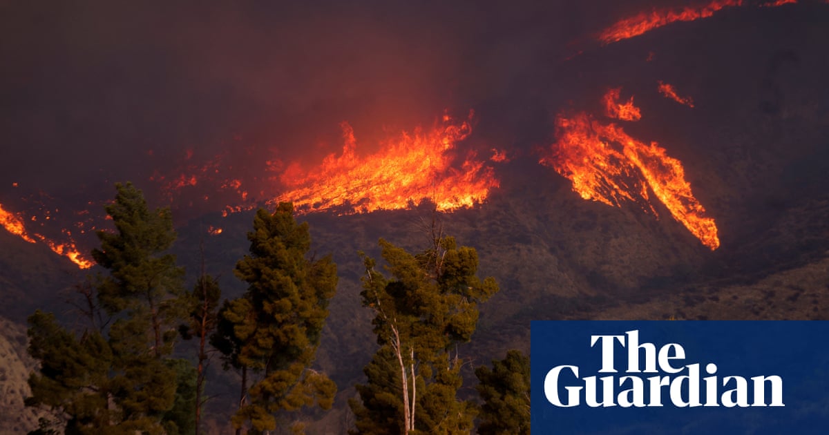 New California fires prompt evacuations, residents endure dangerous winds California wildfires