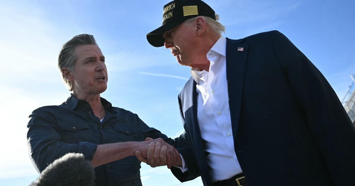 News Analysis: Forget California's resistance: News Service, Democrats stay friendly with Trump amid crisis