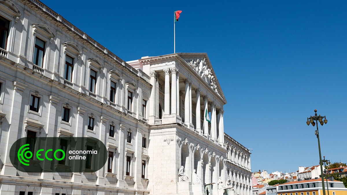 O número de dioceses que atualmente precisam de substituição ultrapassa 300, incluindo algumas que desapareceram