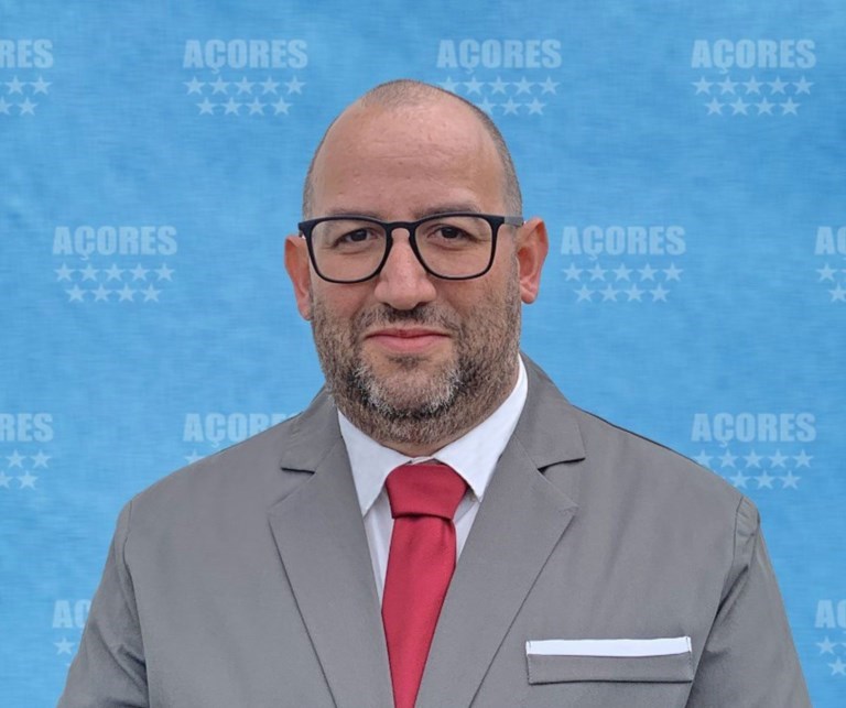 O que isso diz? De onde é Miguel Arruda, co-arguido na mala? |Ele está vindo