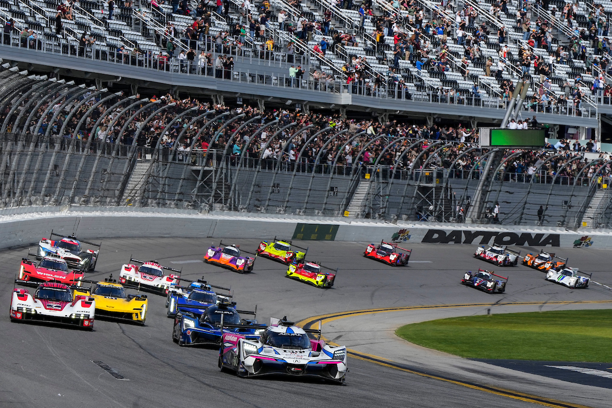O rugido antes do dia 24 começou em Daytona