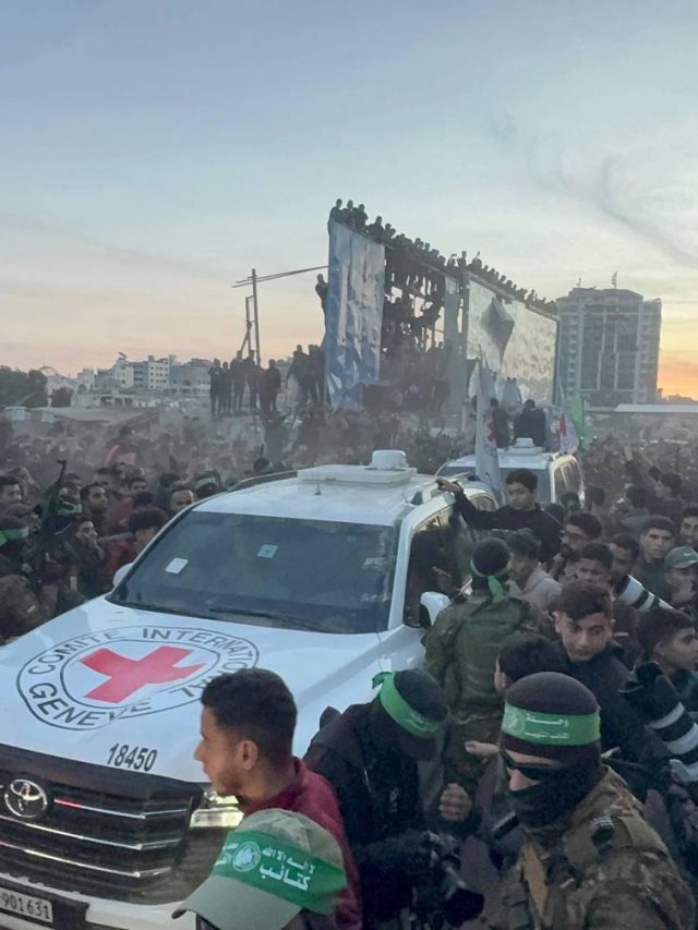 Israel anuncia libertação de 90 prisioneiros palestinos