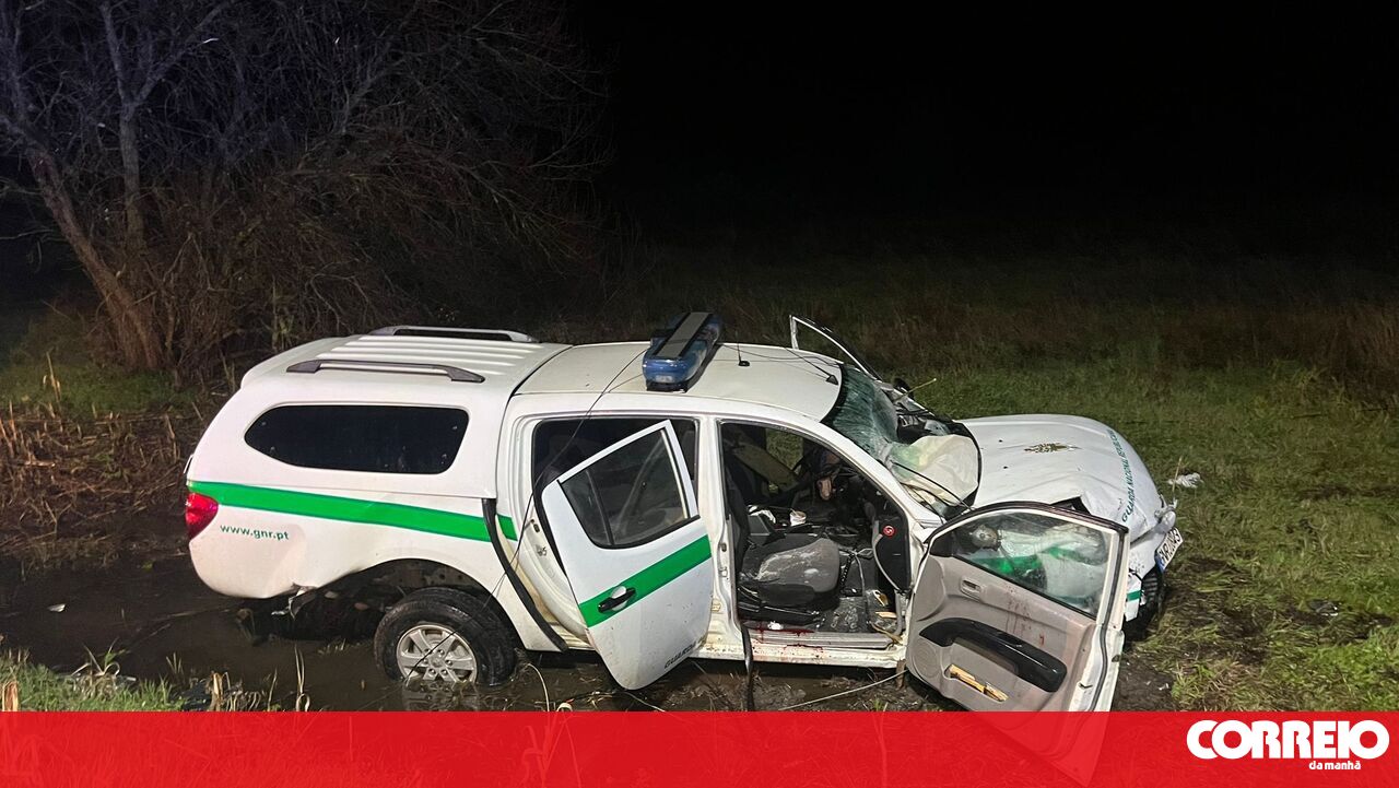Os militares colidiram com veículos GNR depois de cair na estrada de Benavente-Portugal