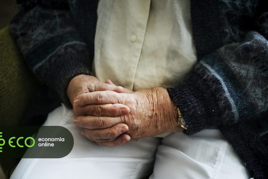 Outros 83 mil idosos recebem benefícios solidários. Ministro rejeita atribuição automática