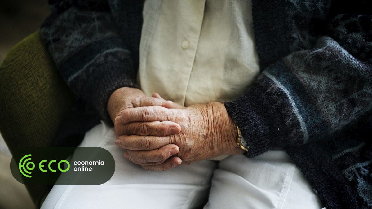Outros 83 mil idosos recebem benefícios solidários. Ministro rejeita atribuição automática