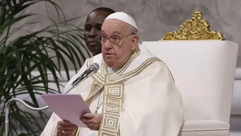 Papa Francisco alerta sobre riscos da inteligência artificial em meio à ‘crescente crise da verdade’