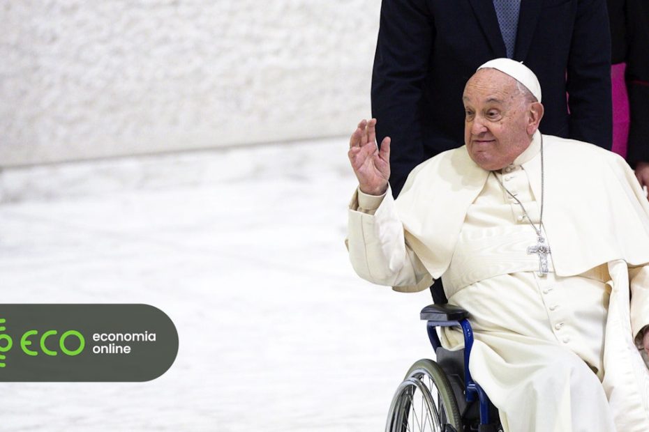 Papa denuncia populismo e defende divorciados e gays em autobiografia