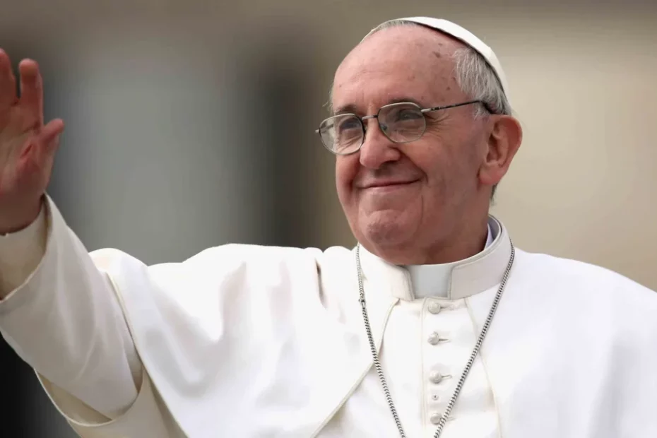 Papa denuncia populismo e defende divorciados e gays em autobiografia