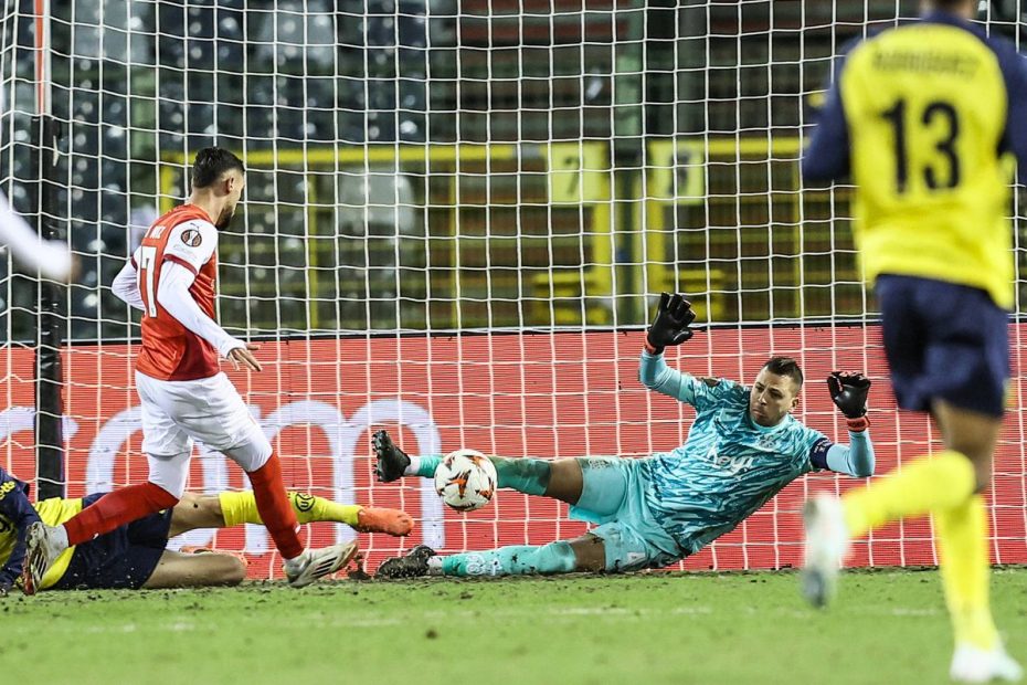 Pedra britânica. Gilloise-SC Braga, 2-1 Quem disse que se pode dormir numa pista de gelo? (crônica)