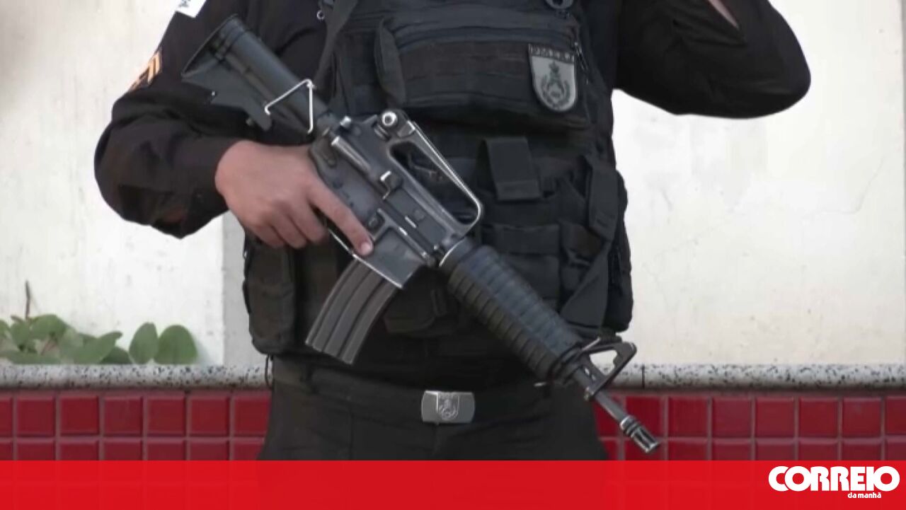 Polícia brasileira prende 15 agentes acusados ​​de envolvimento com crime organizado