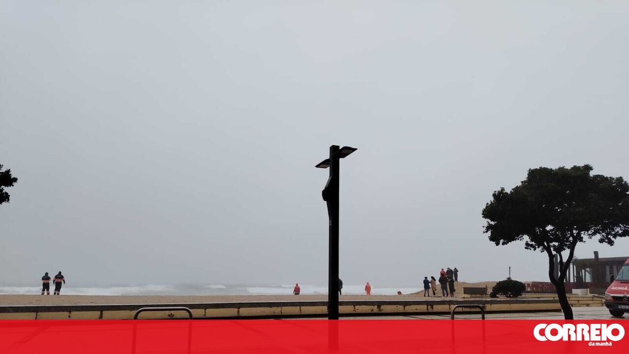 Português Portei Valin Beach fez uma pessoa morrer