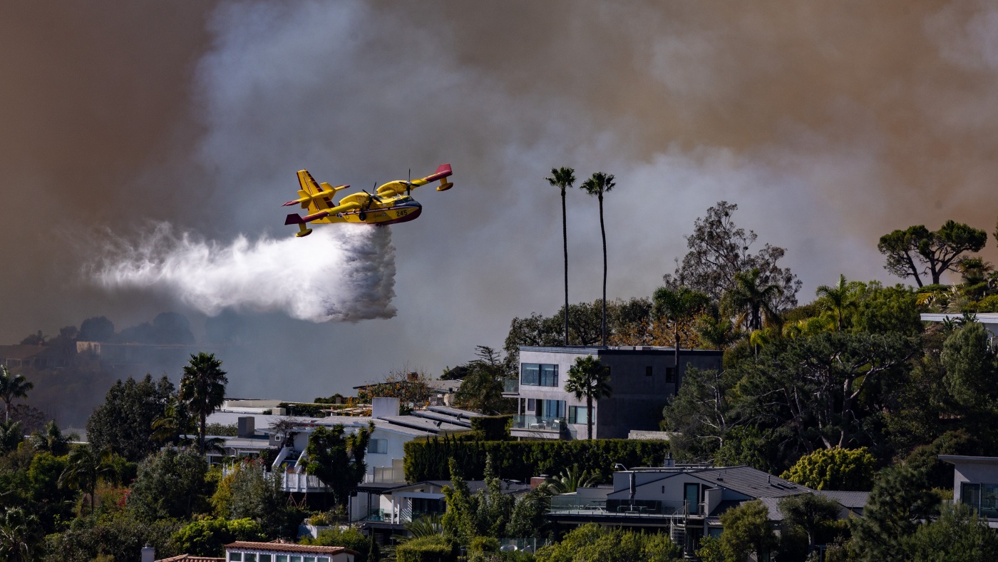 Radio communications among firefighters reveal water problems: NPR