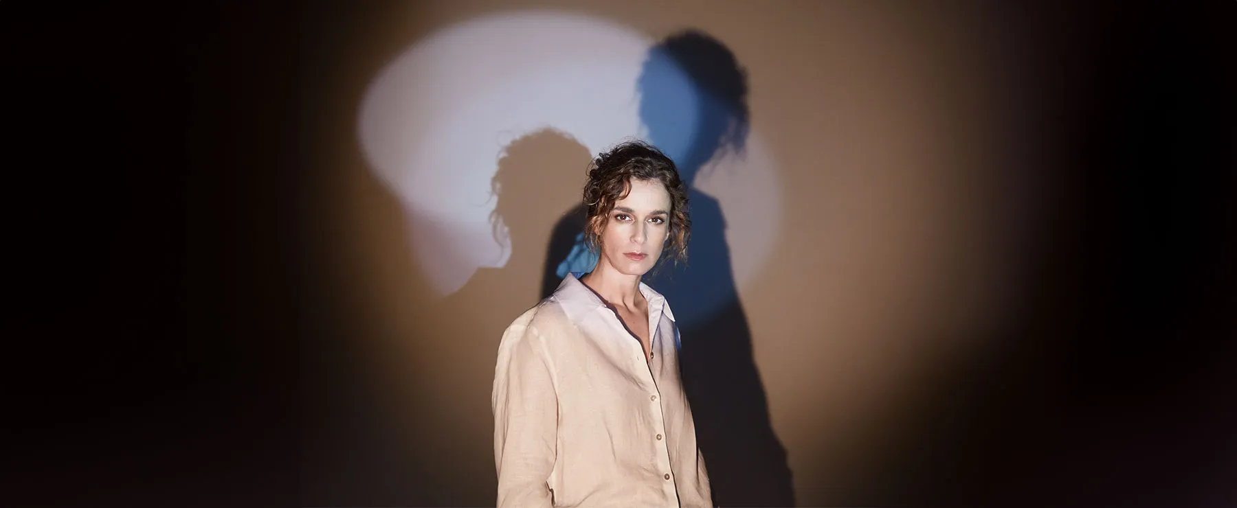 Regresso a Lisboa com Margarida Vila-Nova interpretando “À Primeira Vista” sobre violência doméstica
