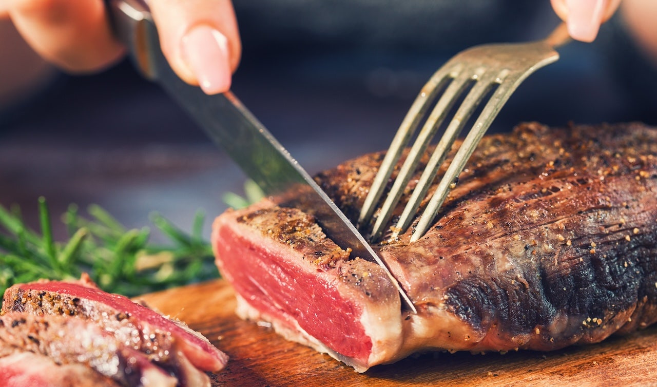 Researchers say that red meat may increase the risk of dementia: expert response