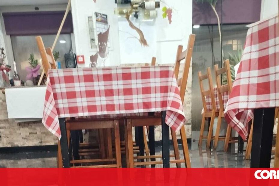 Restaurante inundado no Oval devido à forte chuva - Cm ao Minuto