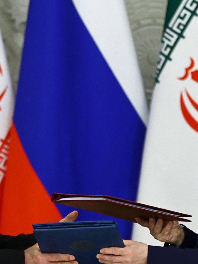 Rússia e Irão assinam acordo estratégico para reforçar a cooperação militar