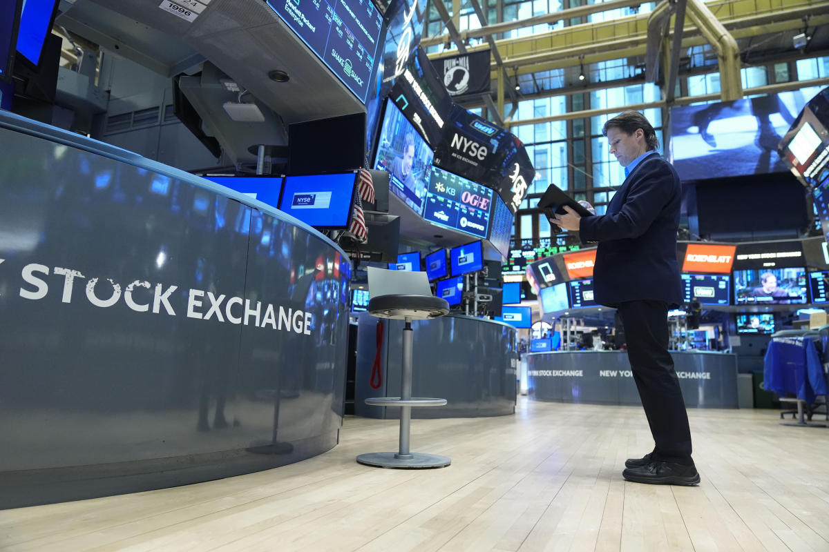 S&P 500 climbs to record high
