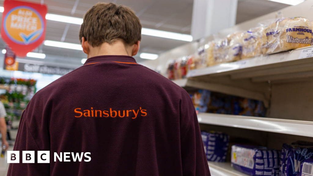 Sainsbury reduces 3,000 jobs by closing cafes and counters
