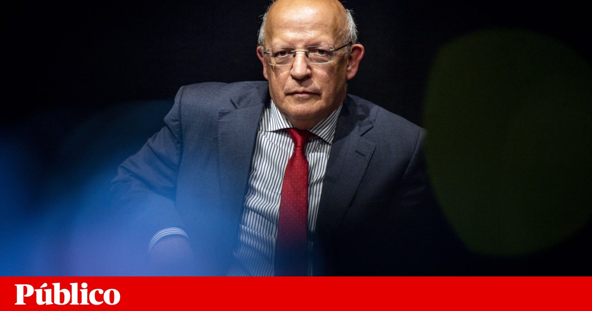 Santos Silva: Vitorino “cumpre todos os requisitos”, seguro não cumpre “requisitos mínimos” |