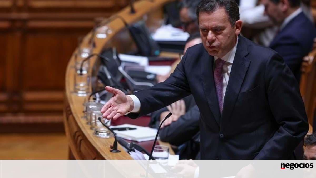 Se dependesse de mim, Rosalino ainda seria secretário-geral do Governo, garantindo Montenegro – Função Pública