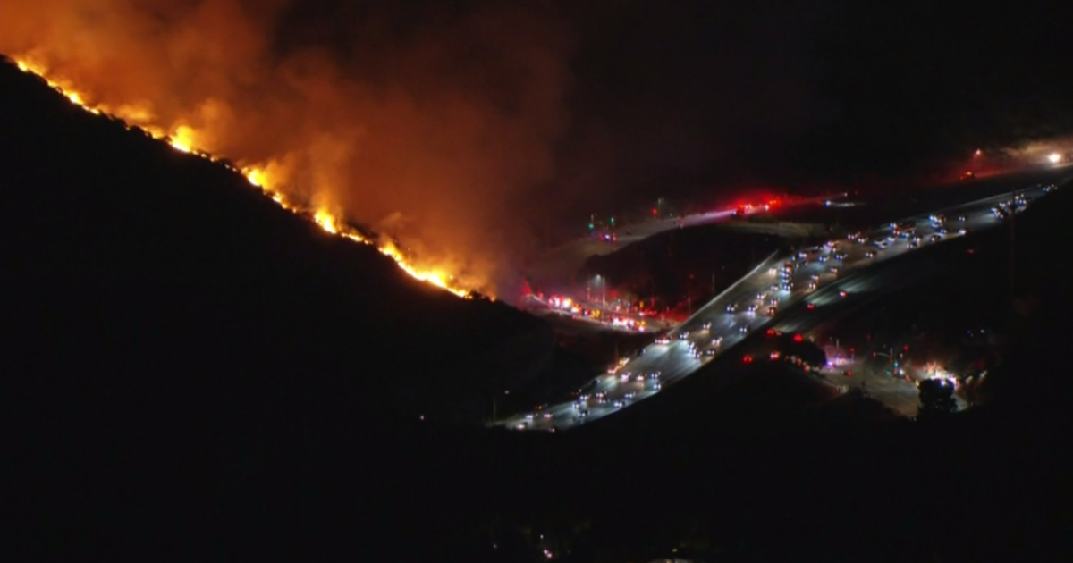 Sepulveda fire near Highway 405, temporary evacuation warning for Bellaire