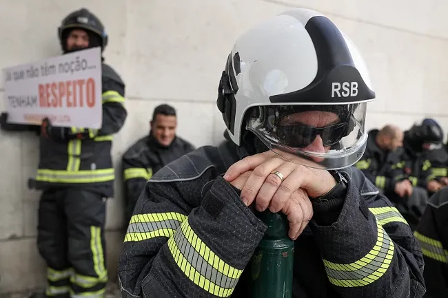 Sindicato dos Bombeiros abandona reunião sem acordo com governo