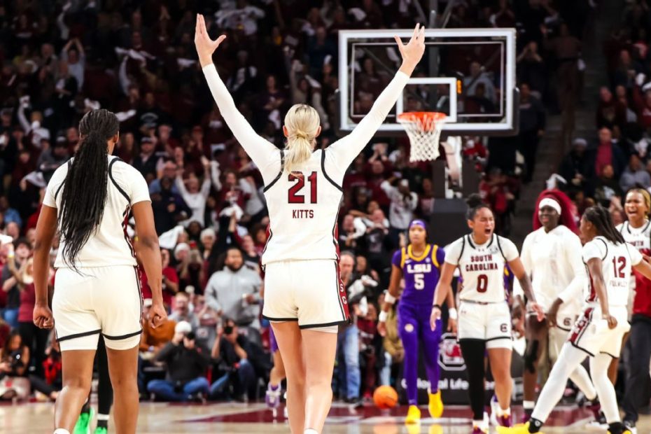 South Carolina beats LSU in Top 5 women's matchup