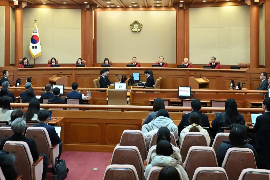 South Korea delays impeachment trial news as Yoon Eun-hye remains elusive
