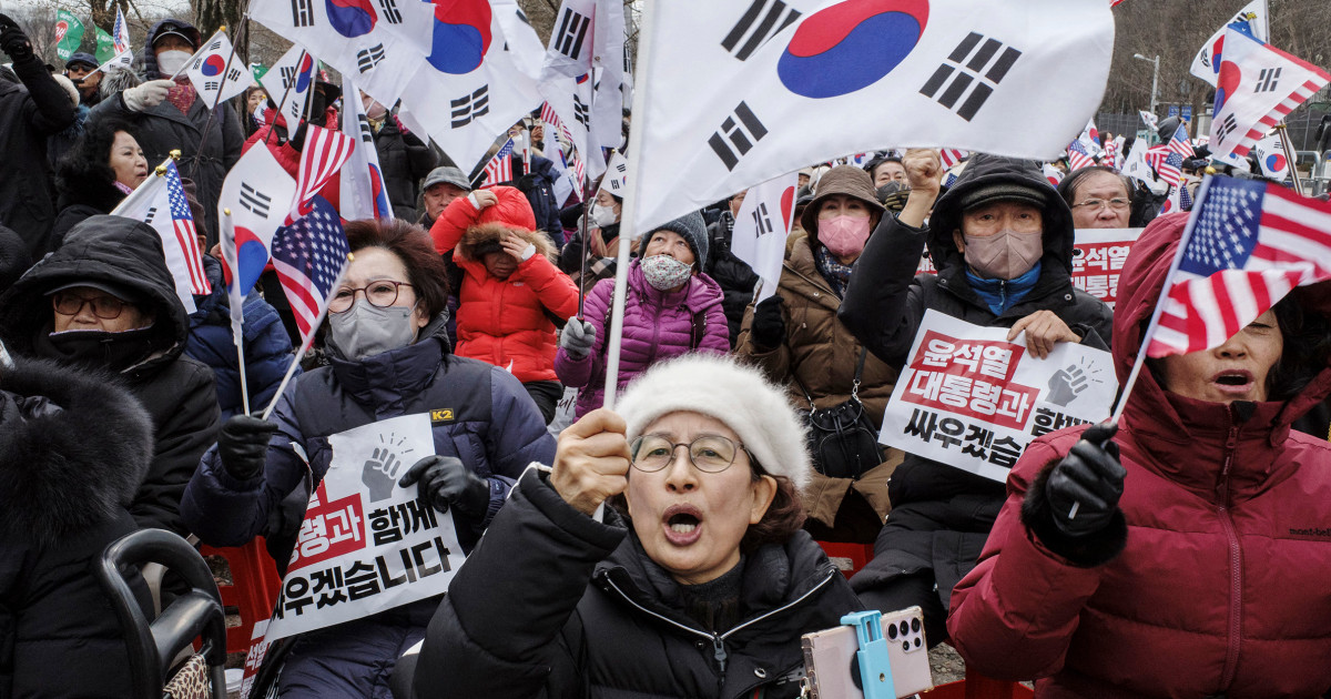 South Korean investigators file request to extend President Yoon’s detention