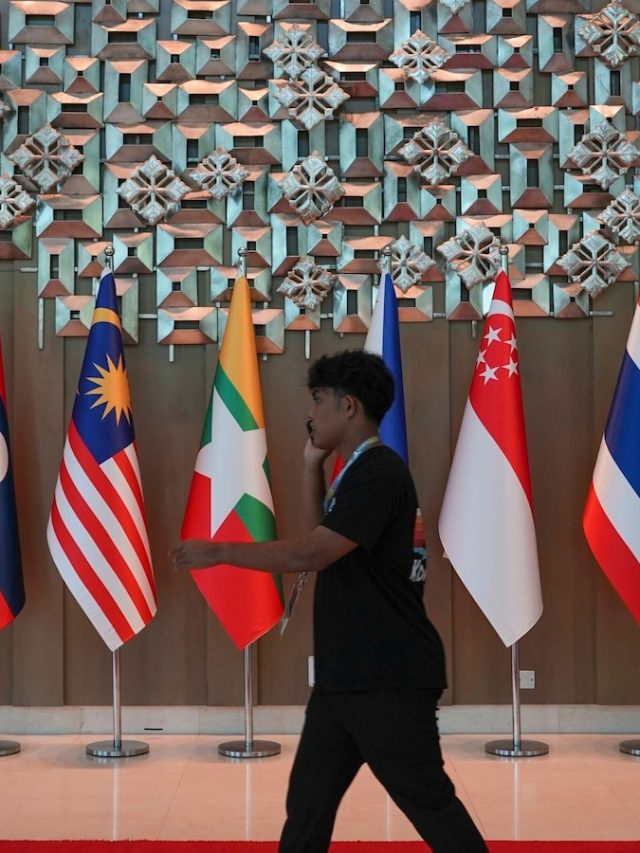 Southeast Asian foreign ministers seek breakthrough in Myanmar conflict, South China Sea dispute