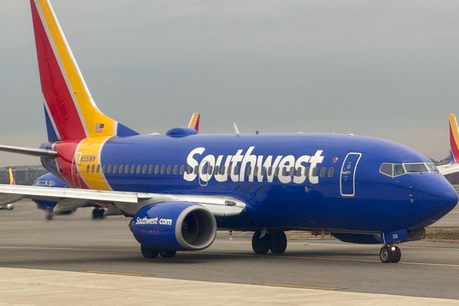 Southwest Airlines cuts corporate spending again to lower costs