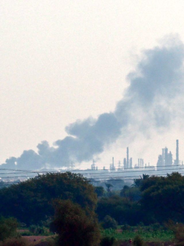 Sudanese troops battle with Forces Without Borders for control of oil refinery near Khartoum Sudan war news