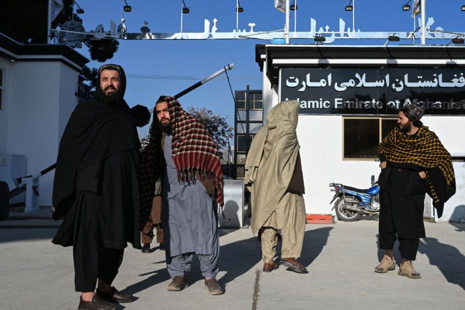 Taliban releases two Americans in prisoner swap