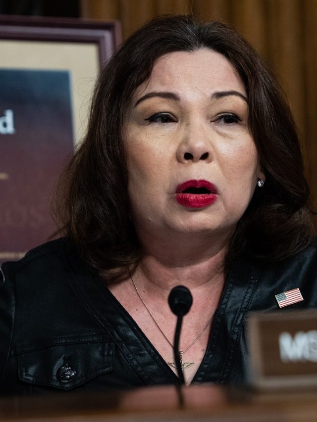 Tammy Duckworth slams Senate Republicans for 'absolute ignorance' Pete Hegseth