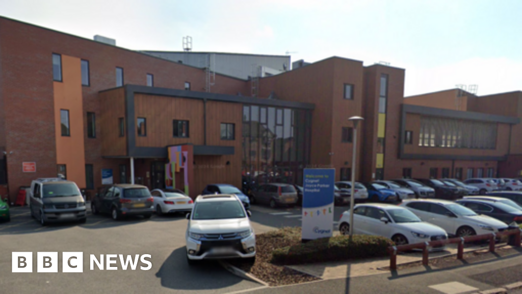 The staff of Kaowen Choi saw the patient dragging the patient to the Children's Hospital