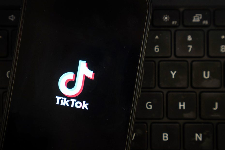TikTok plunges into darkness ahead of ban deadline