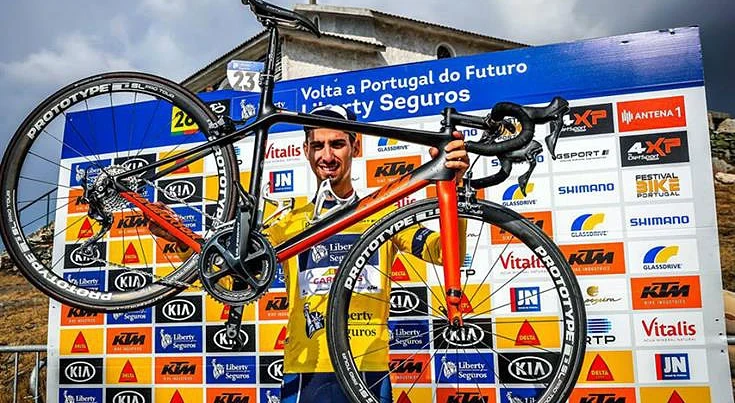 Três ciclistas recebem suspensão cautelar