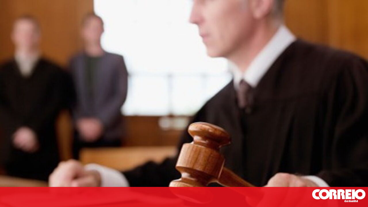 Três pessoas suspeitas de raptar jovens de Agda e roubar 42 mil euros, proibidas de contactar com vítimas – Portugal